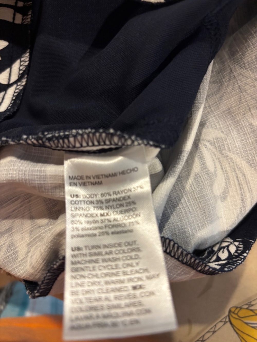 Chico’s Navy/ White Damask Bermuda Shorts - Picture 7 of 7